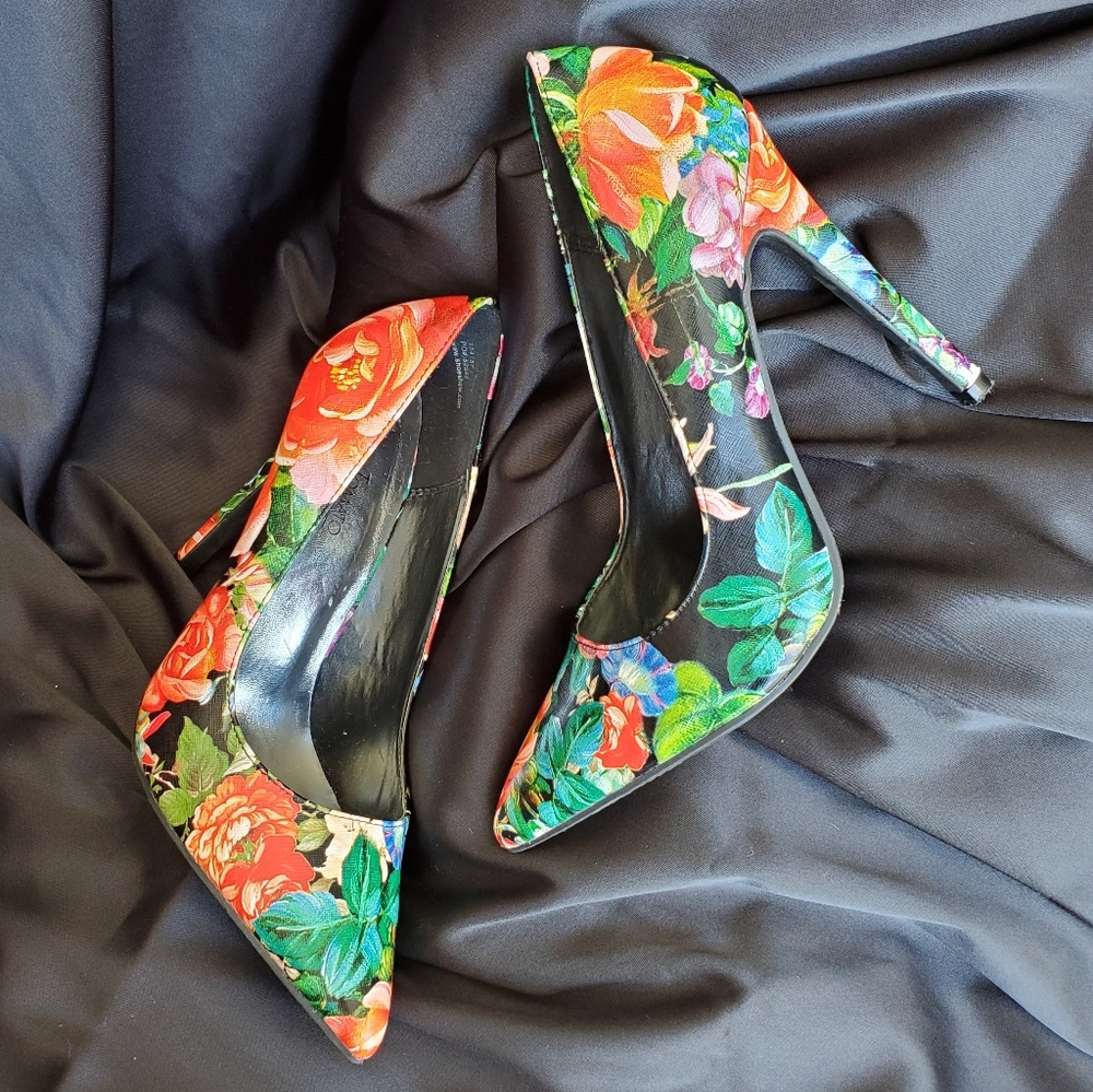 Hot Tomato Heels